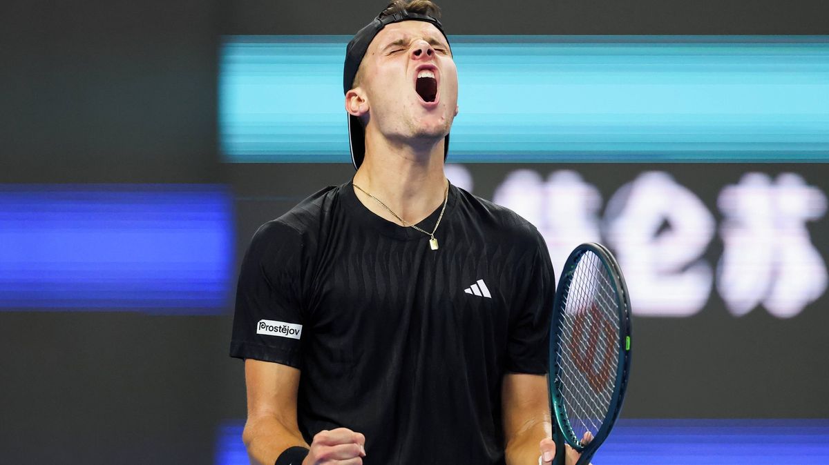 Menšík na úvod v Basileji zvládl třísetovou bitvu